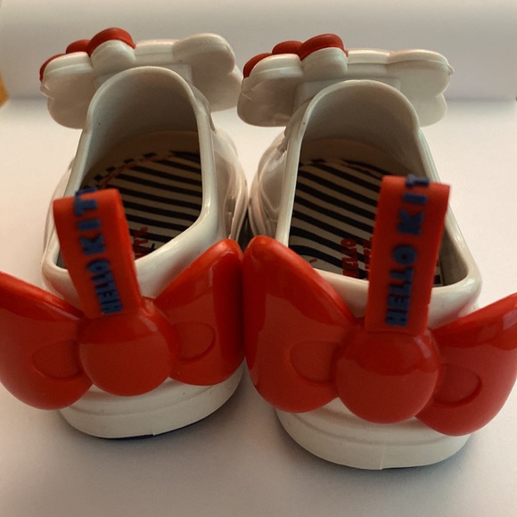 Hello Kitty 🐈‍⬛ Mini Melissa white and red ADORABLE sneakers shoes US 5 toddler - Picture 4 of 10